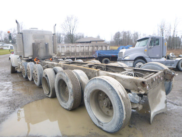 1998 Kenworth W900 Dump Truck - Image 11