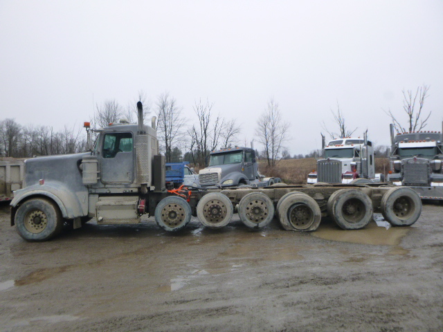 1998 Kenworth W900 Dump Truck - Image 13
