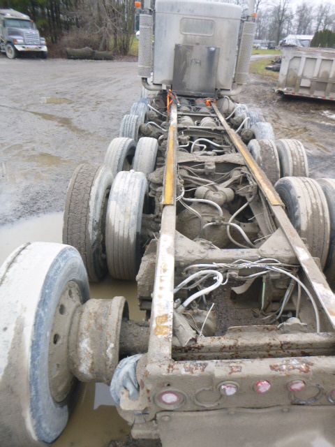 1998 Kenworth W900 Dump Truck - Image 15