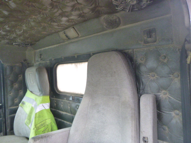 1998 Kenworth W900 Dump Truck - Image 6