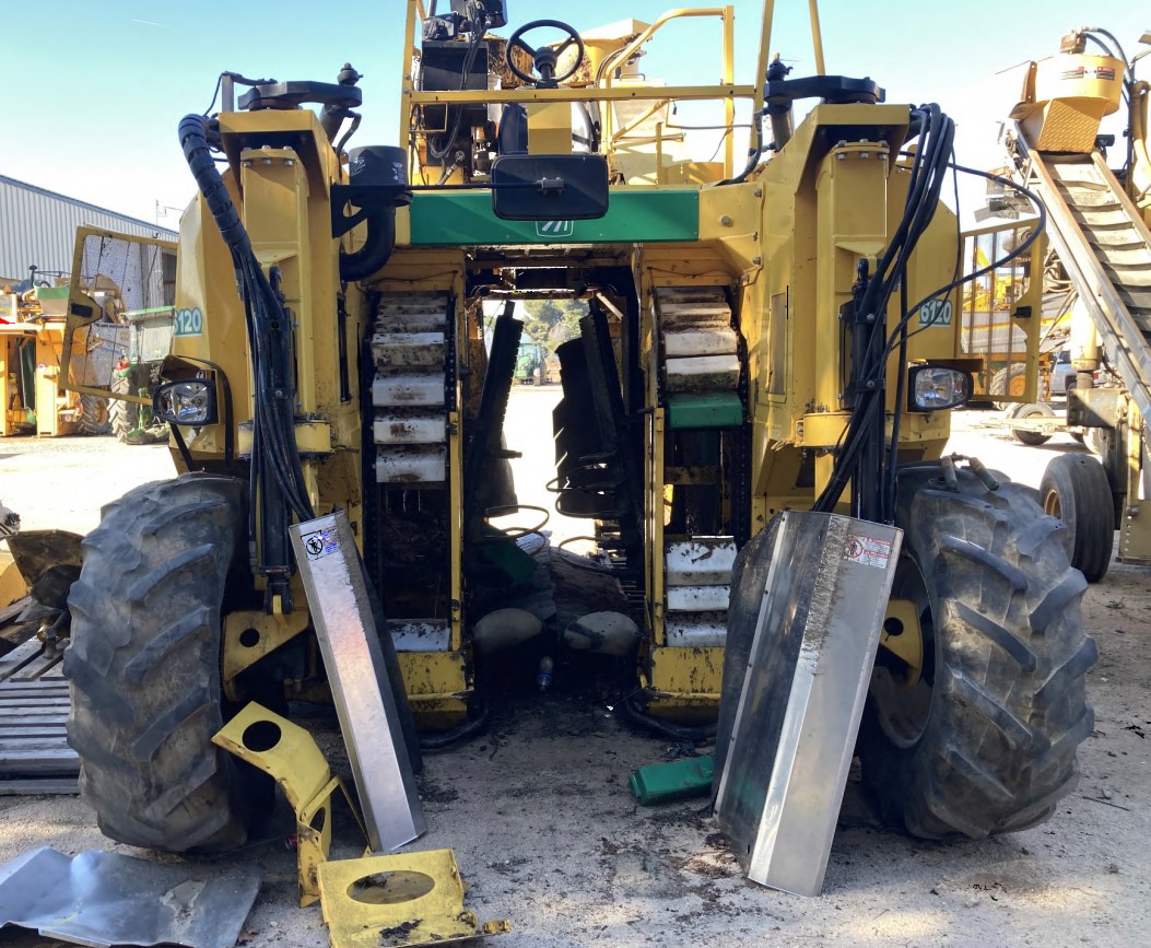 2018 OXBO 6120 Grape Harvester - Image 6