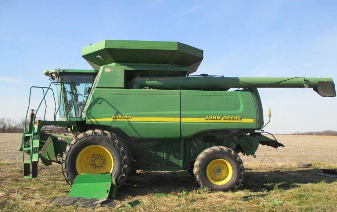 2001 John Deere 9650 Combine