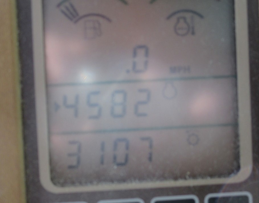 2001 John Deere 9650 Combine - Image 28