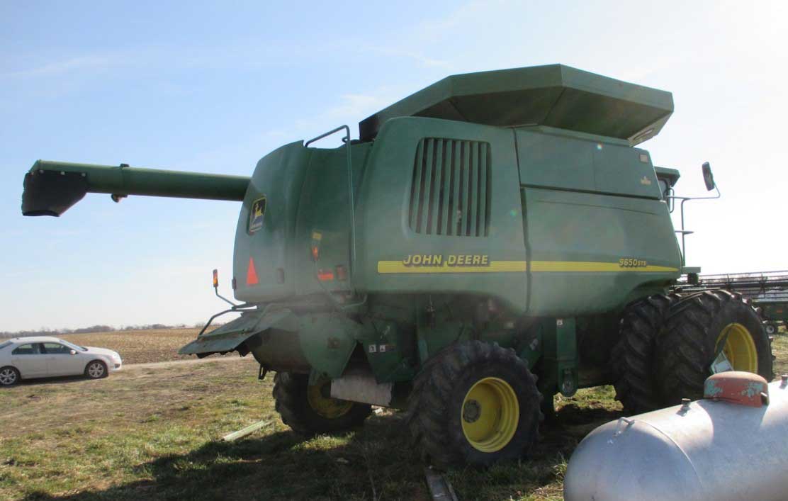 2001 John Deere 9650 Combine - Image 6