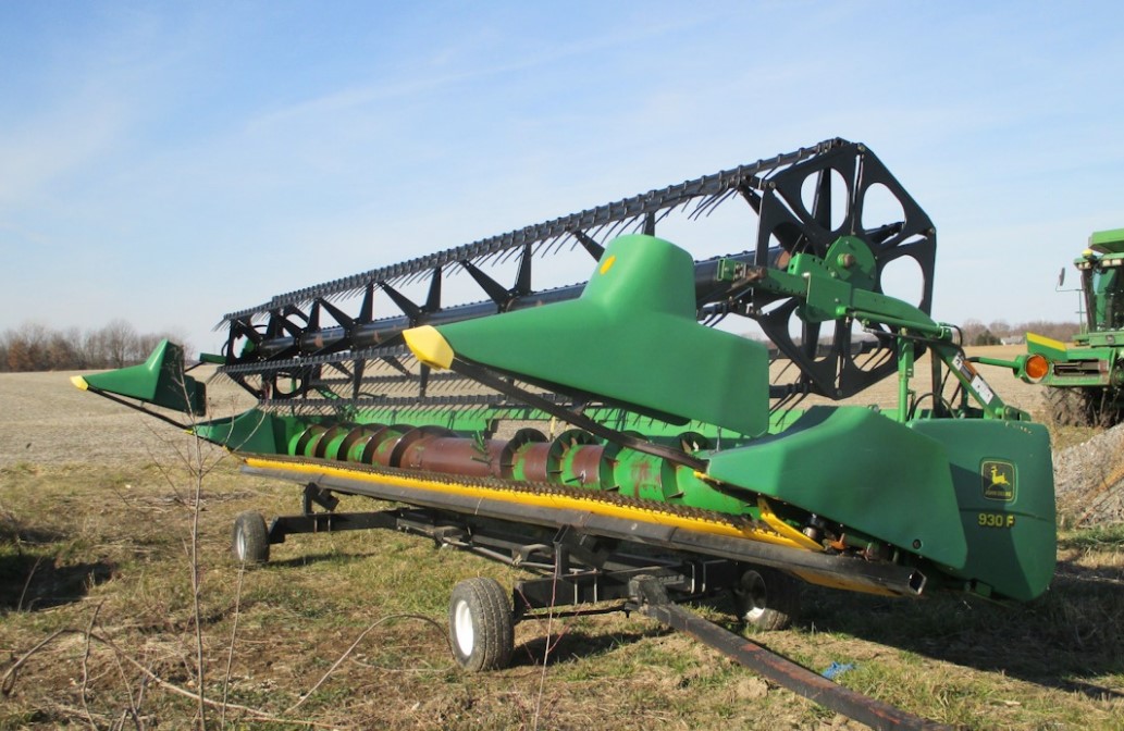 2001 John Deere 930F Header