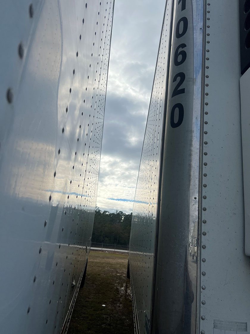 2014 Vanguard Reefer Trailer - Image 3