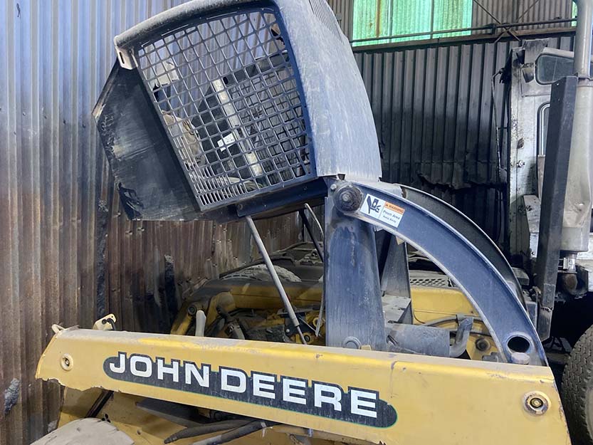 2000 John Deere 240 Skid Steer - Image 2