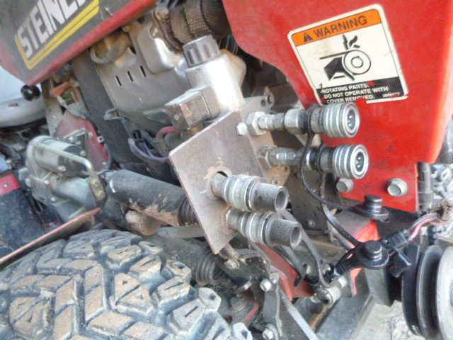 2016 Steiner 440 Tractor - Image 9