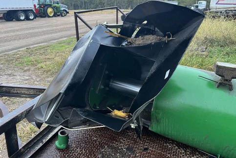2013 Unverferth 1110 Grain Cart - Image 13