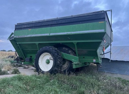 2013 Unverferth 1110 Grain Cart - Image 2
