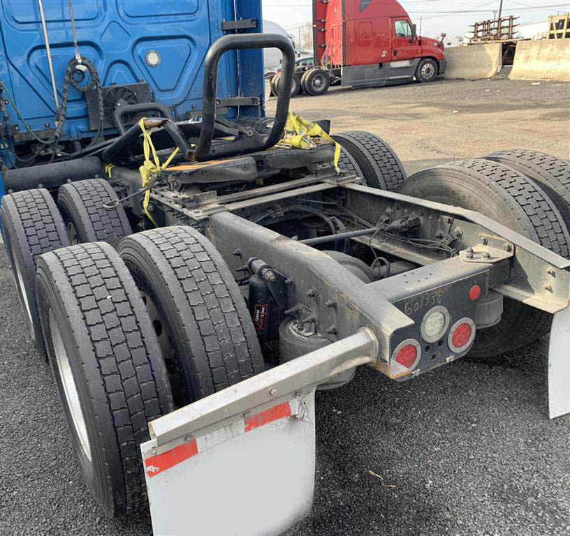 2020 Freightliner Cascadia - Image 15