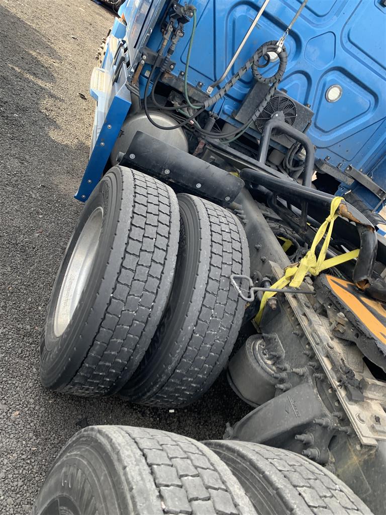 2020 Freightliner Cascadia - Image 16