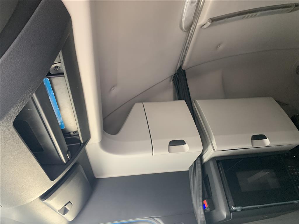 2020 Freightliner Cascadia - Image 19