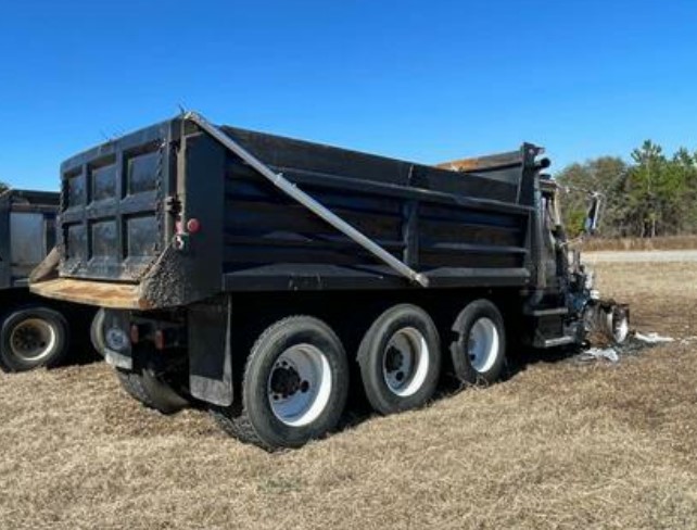 2008 Mack GU Dump Truck - Image 3
