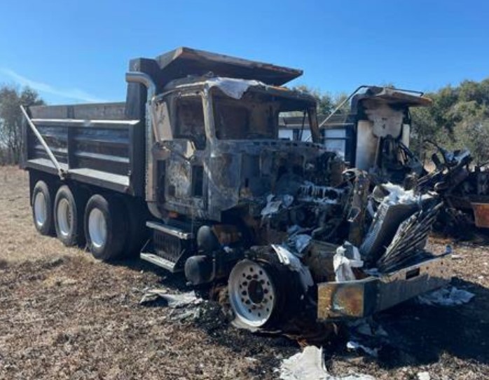 2008 Mack GU Dump Truck - Image 4