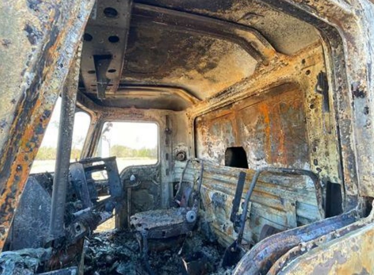 2008 Mack GU Dump Truck - Image 8