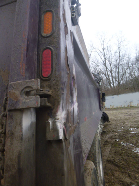 2018 Kenworth T800 Dump Truck - Image 31