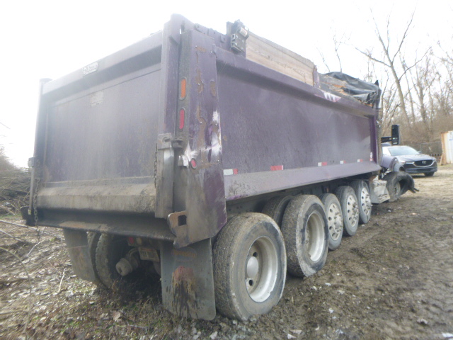 2018 Kenworth T800 Dump Truck - Image 37
