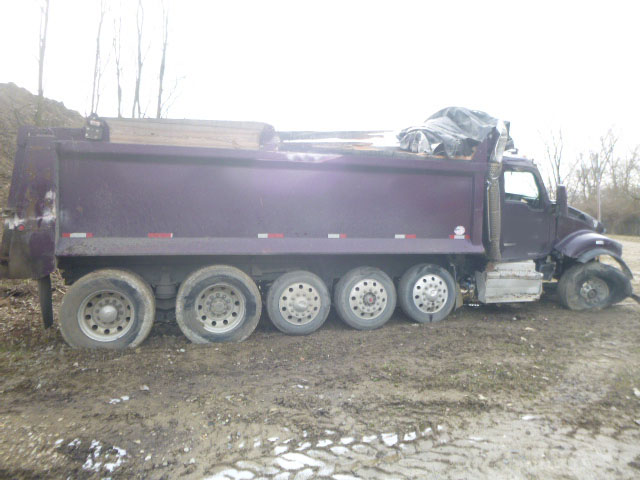 2018 Kenworth T800 Dump Truck - Image 38