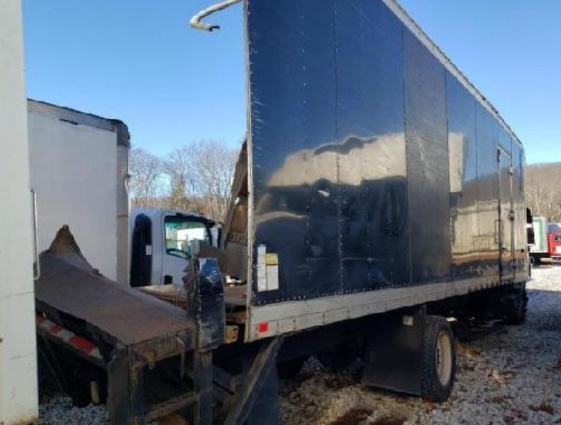 2013 Kenworth K270 - Image 3