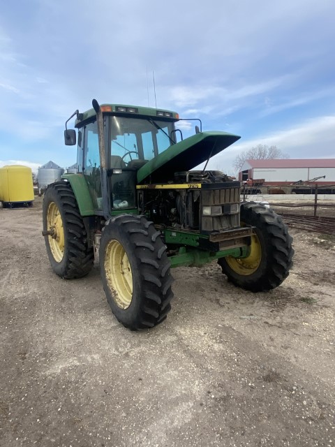 2001 John Deere 7210 Tractor - Image 4