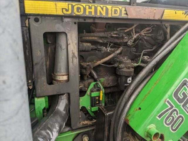 2001 John Deere 7210 Tractor - Image 7