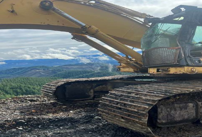 2002 Caterpillar 345B Excavator - Image 3