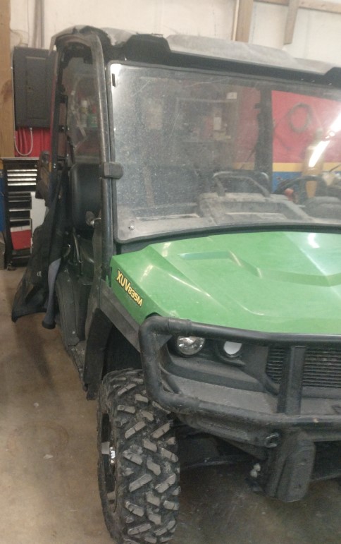 2018 John Deere XUV835M - Image 4