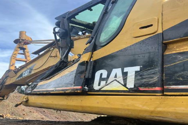 2002 Caterpillar 345B Excavator - Image 4