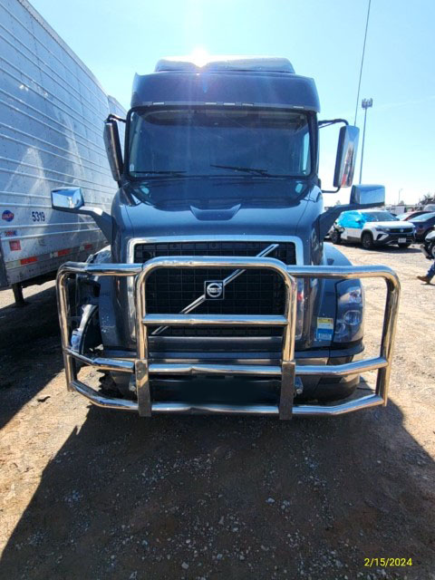 2018 Volvo VNL760 Sleeper Cab - Image 13