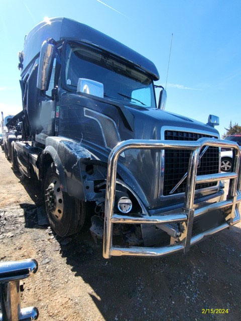 2018 Volvo VNL760 Sleeper Cab - Image 4