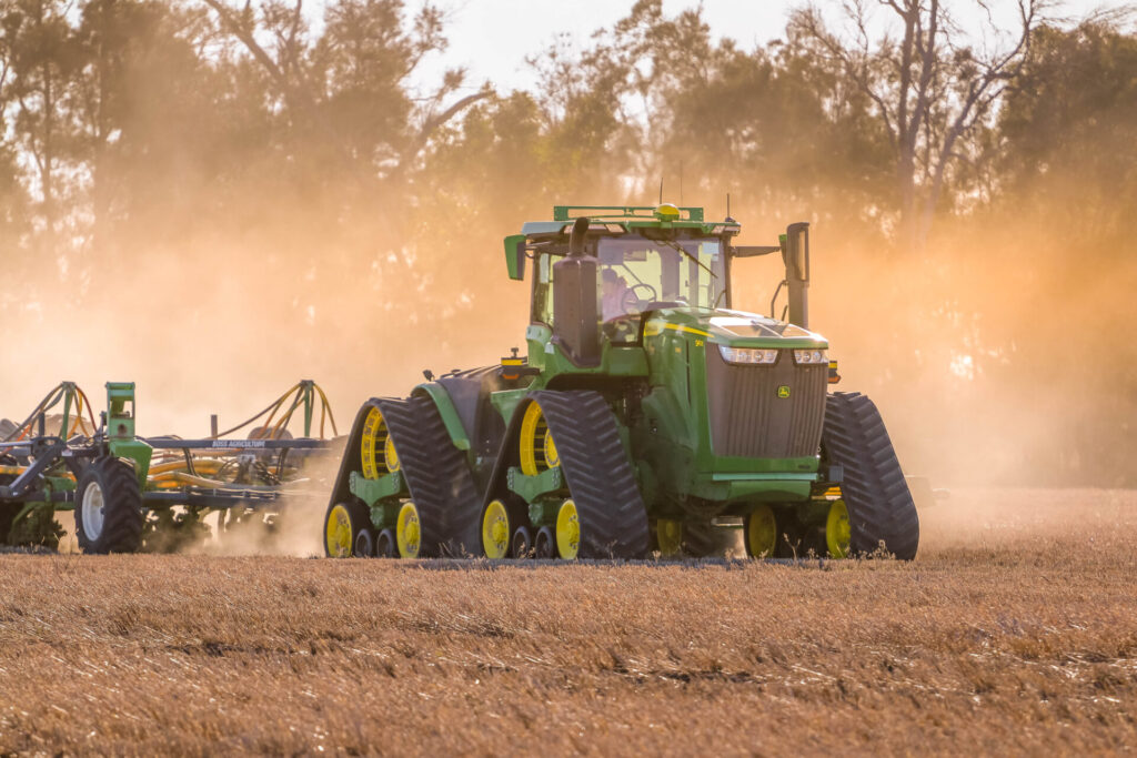 pros-and-cons-john-deere-kubota