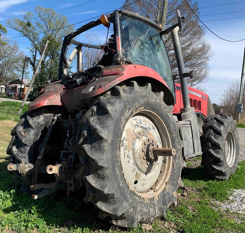 2014 CASE IH Magnum 210 Tractor - Image 2