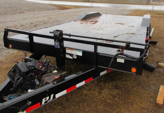 2019 PJ 22’ Tandem Axle Trailer - Image 4