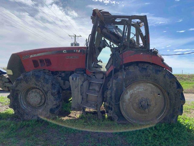2014 CASE IH Magnum 210 Tractor - Image 13