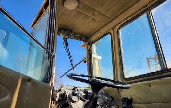 1995 Crane Carrier Drill Rig - Image 12