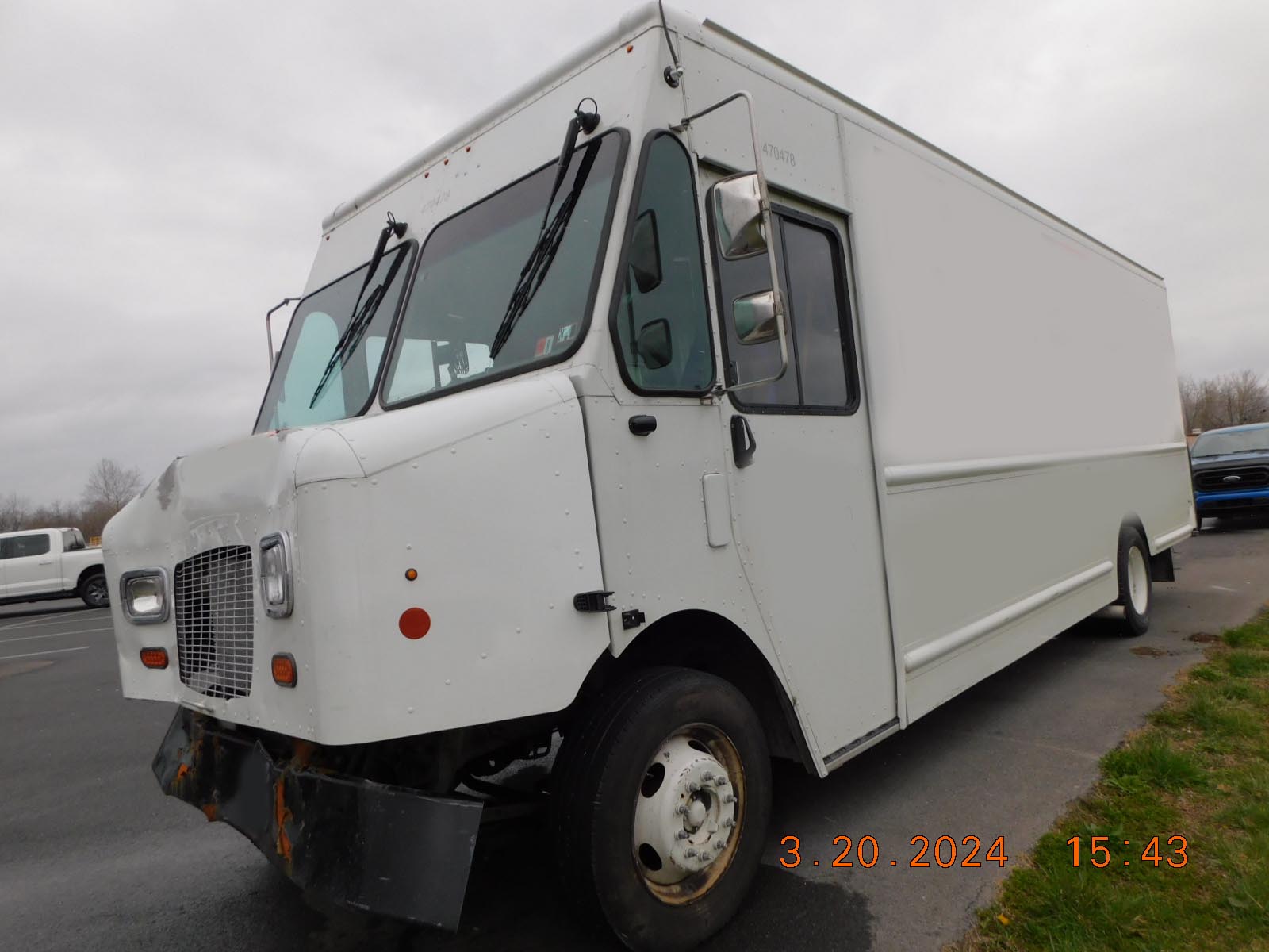 2020 Ford F59 Delivery Truck - Image 2
