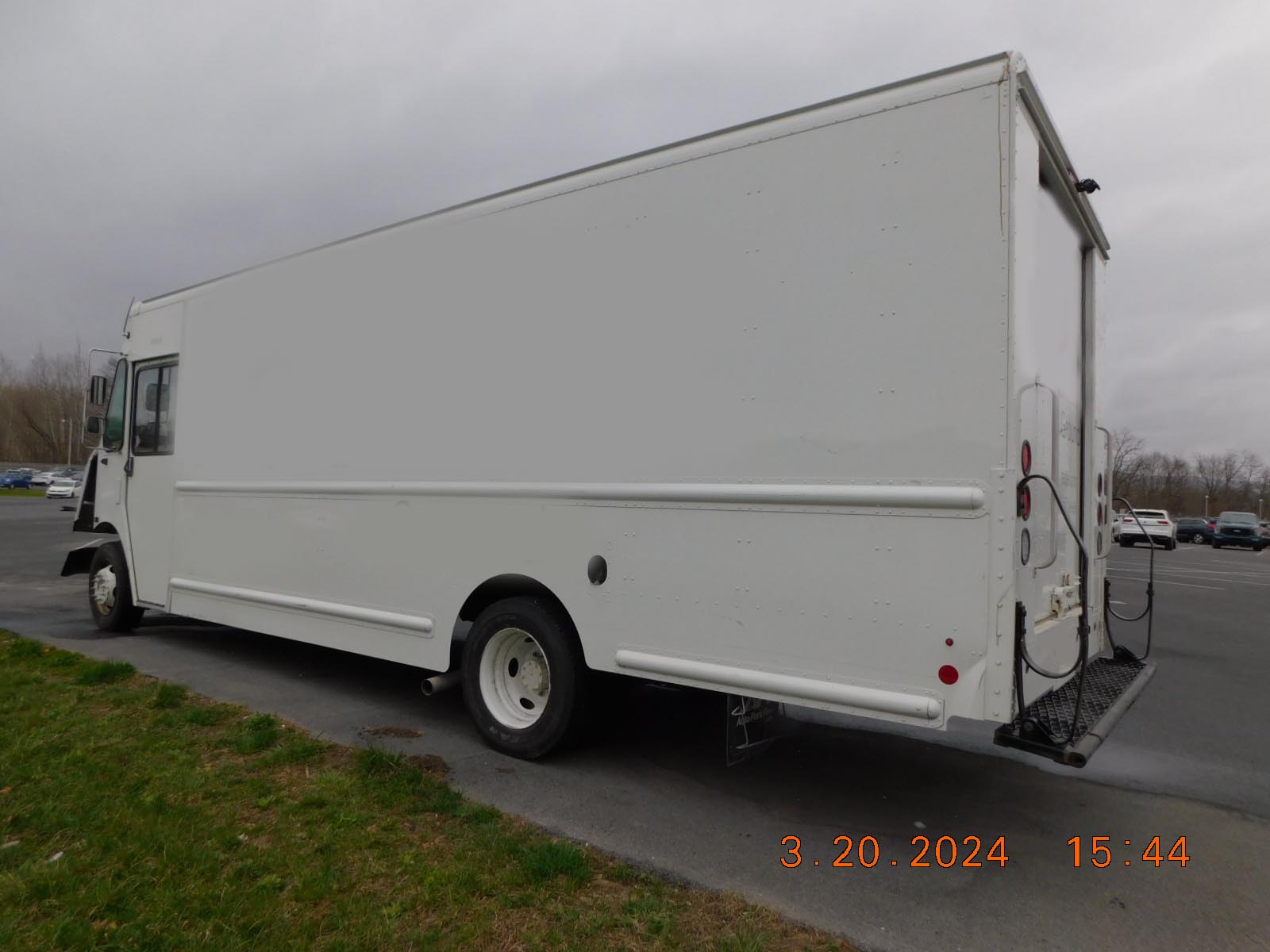 2020 Ford F59 Delivery Truck - Image 3