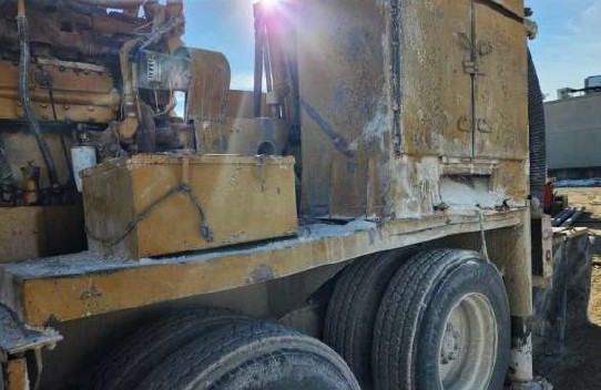 1995 Crane Carrier Drill Rig - Image 7