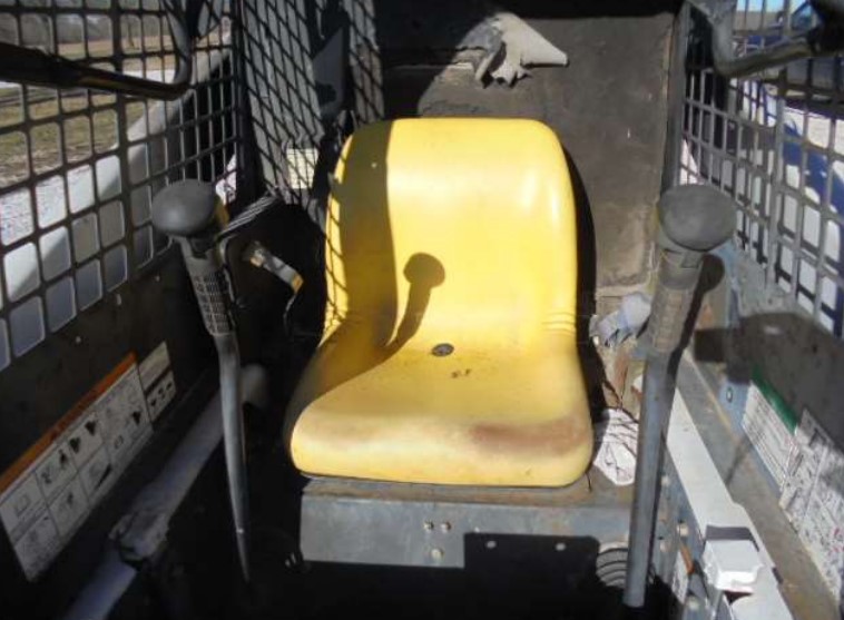 2003 Bobcat 863 Turbo Skid Steer - Image 13