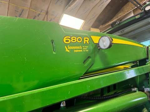 2021 John Deere 680R Loader - Image 9