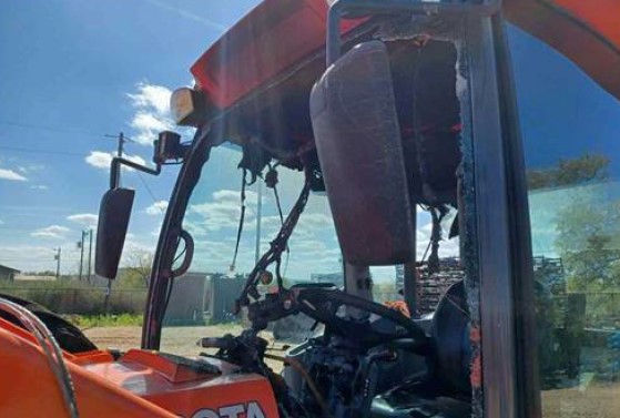 2018 Kubota L6060 Tractor - Image 13