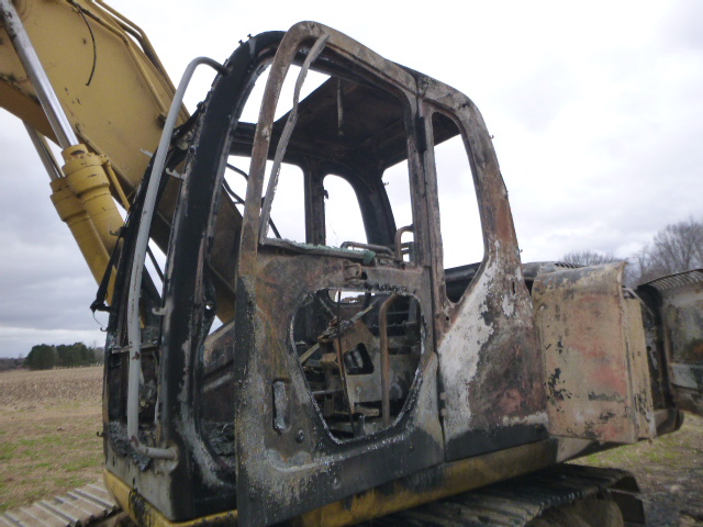 2002 Kobelco SK160LC Excavator - Image 12