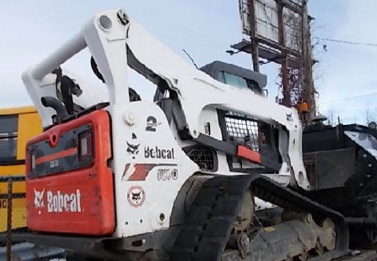 2019 Bobcat T870 Skid Steer - Image 2