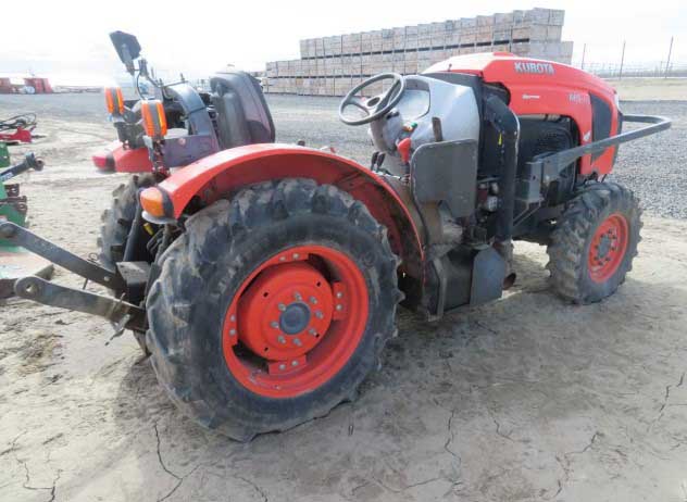 2016 Kubota M5-111 Tractor - Image 3