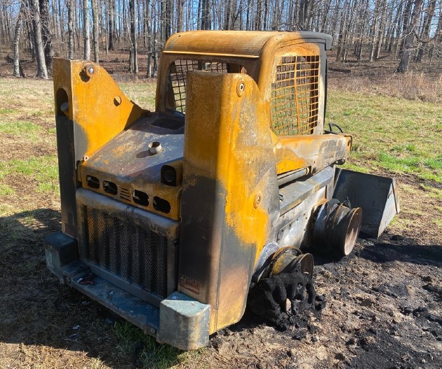 2004 Gehl 5640 Skid Steer - Image 3