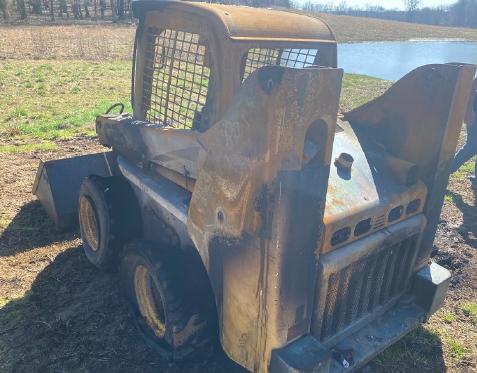 2004 Gehl 5640 Skid Steer - Image 4