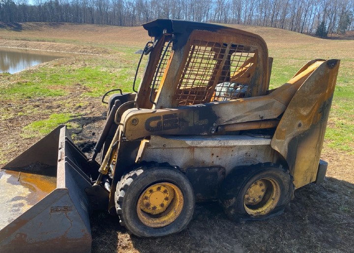 2004 Gehl 5640 Skid Steer - Image 5
