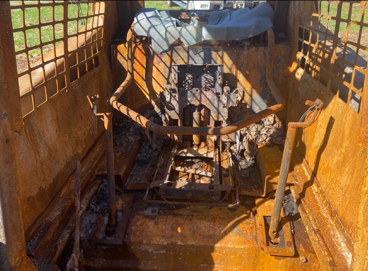 2004 Gehl 5640 Skid Steer - Image 8