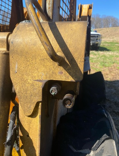 2004 Gehl 5640 Skid Steer - Image 9